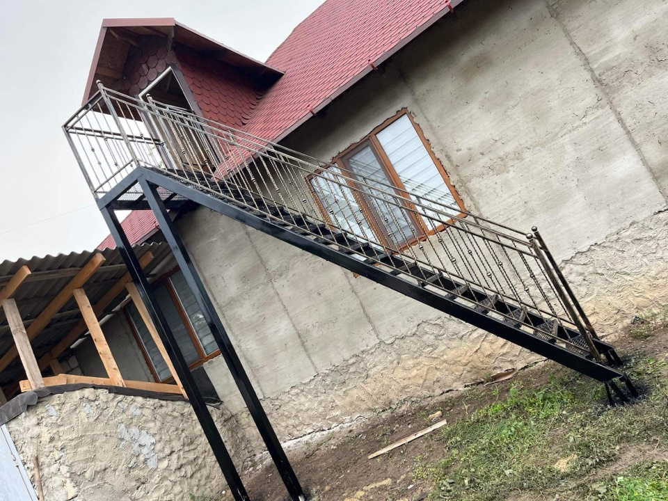 Scări metalice